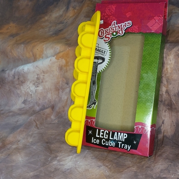 A Christmas Story movie Leg Lamp shaped Ice Cube silicone mold/tray - Picture 6 of 7